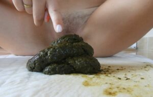 Xtreme Close Greenish Monster Pooping with MissAnja